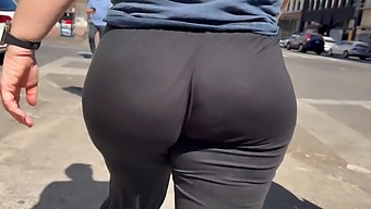 Candid City Encounter With A Bubble Butt And Wedgie