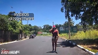 Kriss And Noel'S Christmas Traffic Striptease In Salvador Bahia