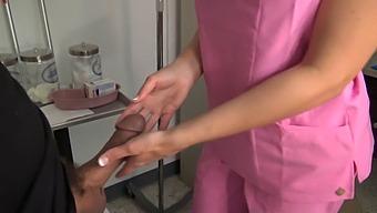 Amateur Nurse Gives A Hand Job To Her Patient