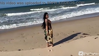 A Naughty Girl Fulfills Her Fan'S Wish Of Outdoor Sex Without A Condom In A Homemade Video